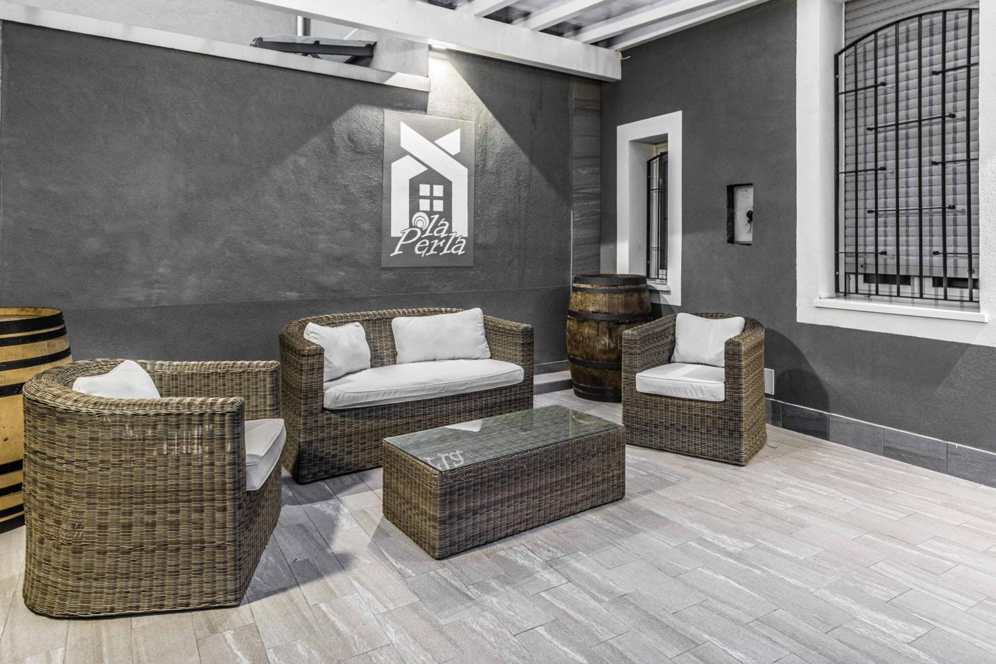 La Perla Rooms Saronno Bagian luar foto